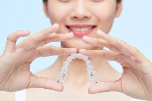 不同医疗机构隐形矫正价格对比