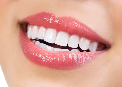 牙齿美白哪种方法好？揭秘5种有效技巧让你自信微笑！