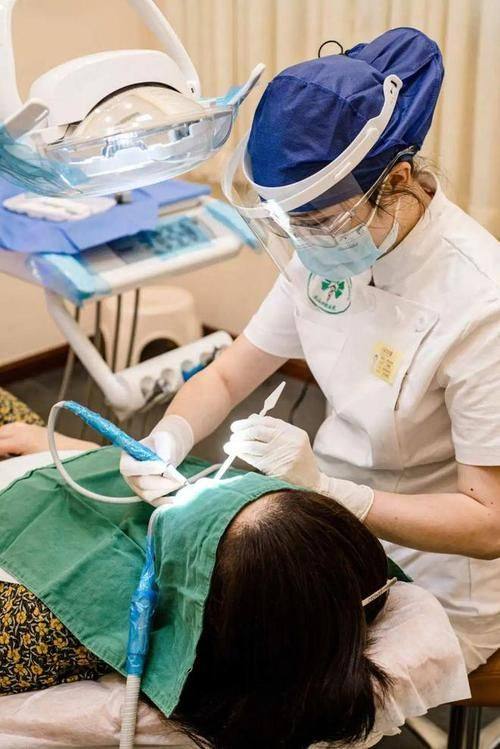 选择正规洗牙机构的重要性